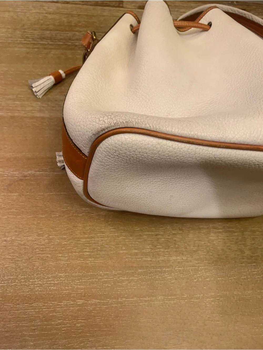 Vintage Dooney & Burke White and Brown Drawstring Bucket Bag with Tassel Accent - Picture 7 of 15